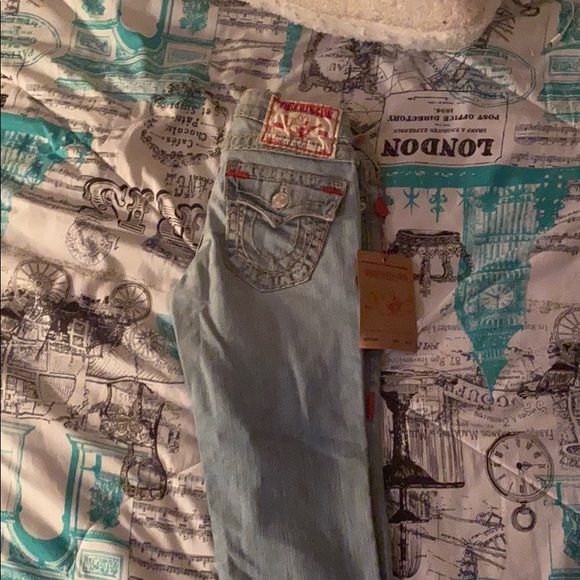 NEW NEVER WORN TRUE RELIGON JEANS - Picture 4 of 4